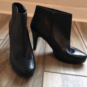 Nine West, Black, size 10, leather booties